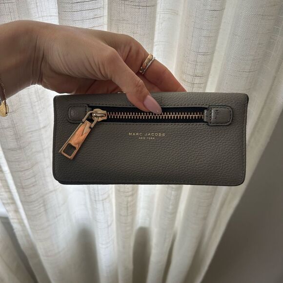 Marc Jacobs Gotham Leather Wallet - Picture 9 of 15